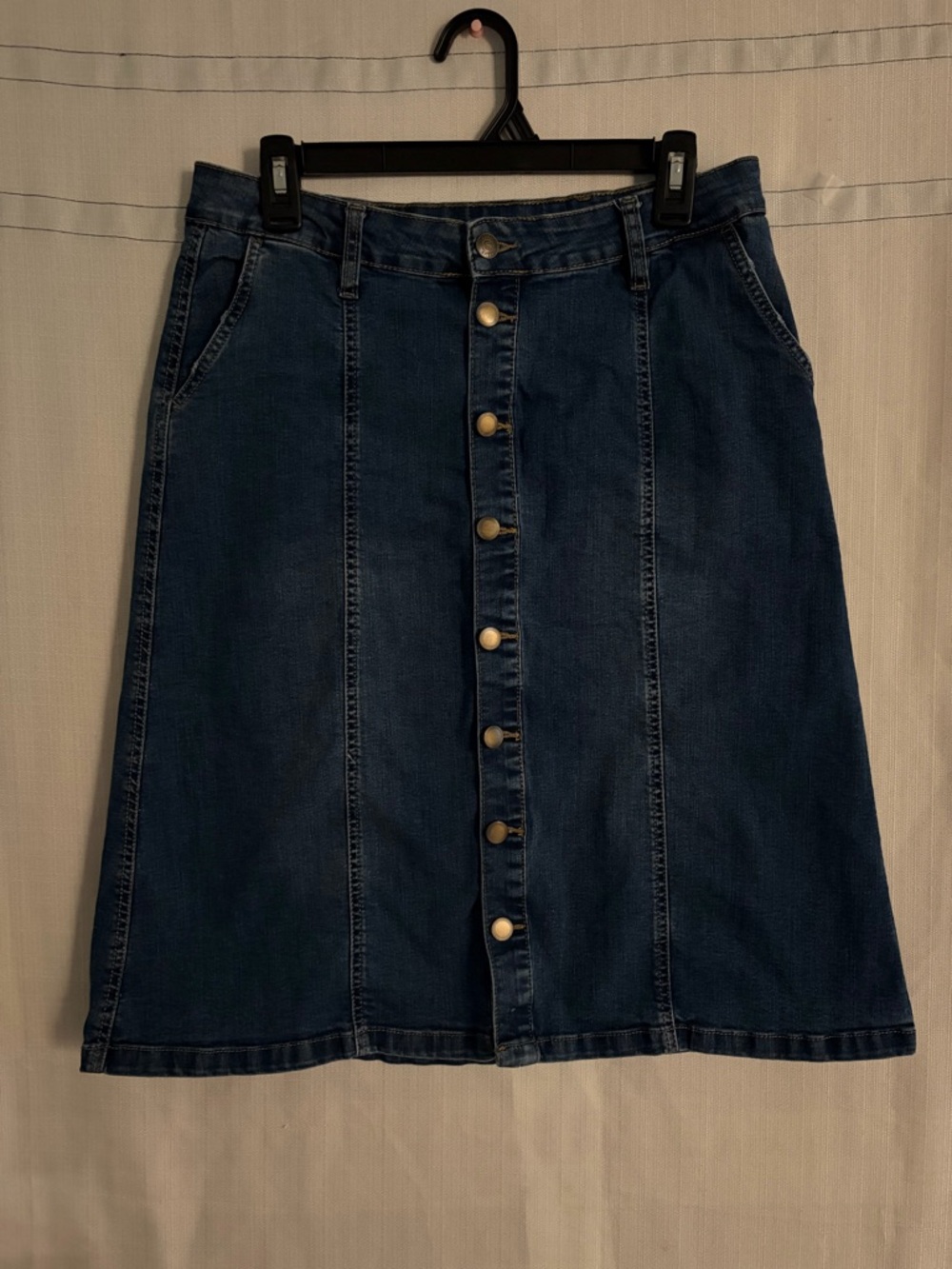 Esteez Denim A-Line Button Front Skirt women’s Size 8 Stretch(A532)